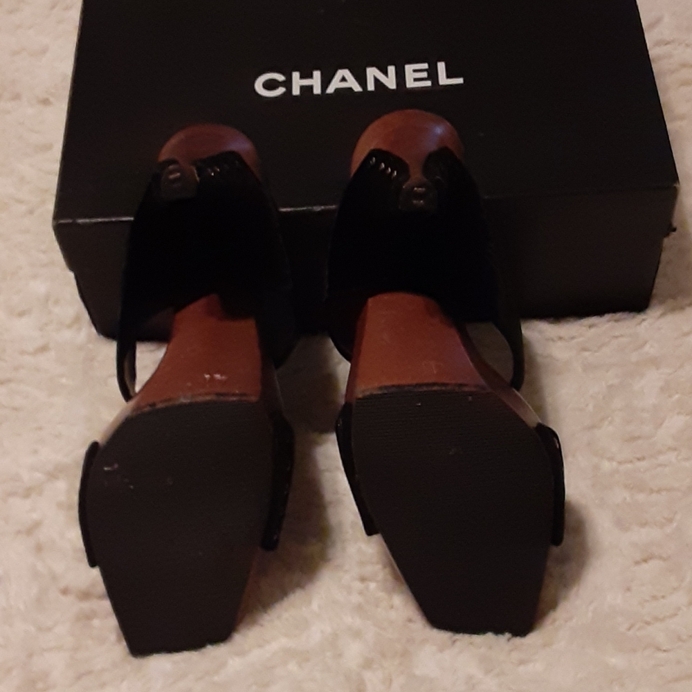 Shoes - Picture 4 of 8